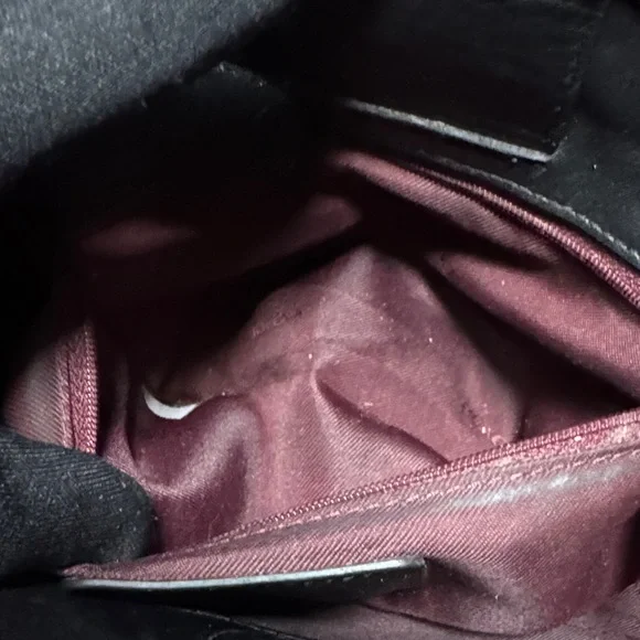 Coach Stanton Carryall 26 in metallic pebbled leather. - Picture 11 of 15